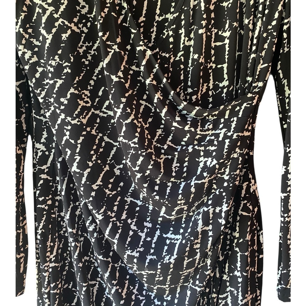 Calvin Klein Black and White Long Sleeve Faux Wrap Dress. Size 12 - Picture 5 of 13